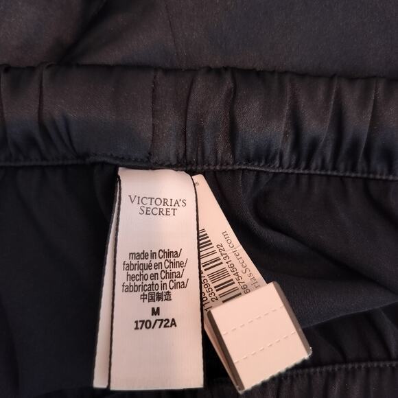 Victoria’s Secret Ruffle Satin Sleep Shorts - Picture 8 of 9